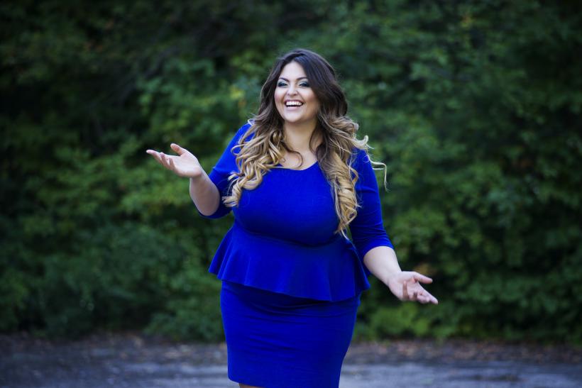 plus-size  Plus size posing, Plus size women, Plus size fashion