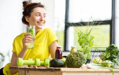 GIRL, PUT YOUR SPINACH IN THE FRIDGE AND THROW OUT THOSE SUSPICIOUSLY OPAQUE BEVERAGES.